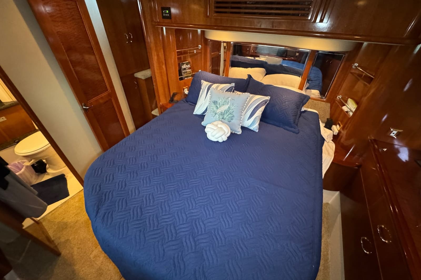 2004 Carver 466 Motor Yacht - Photo 100