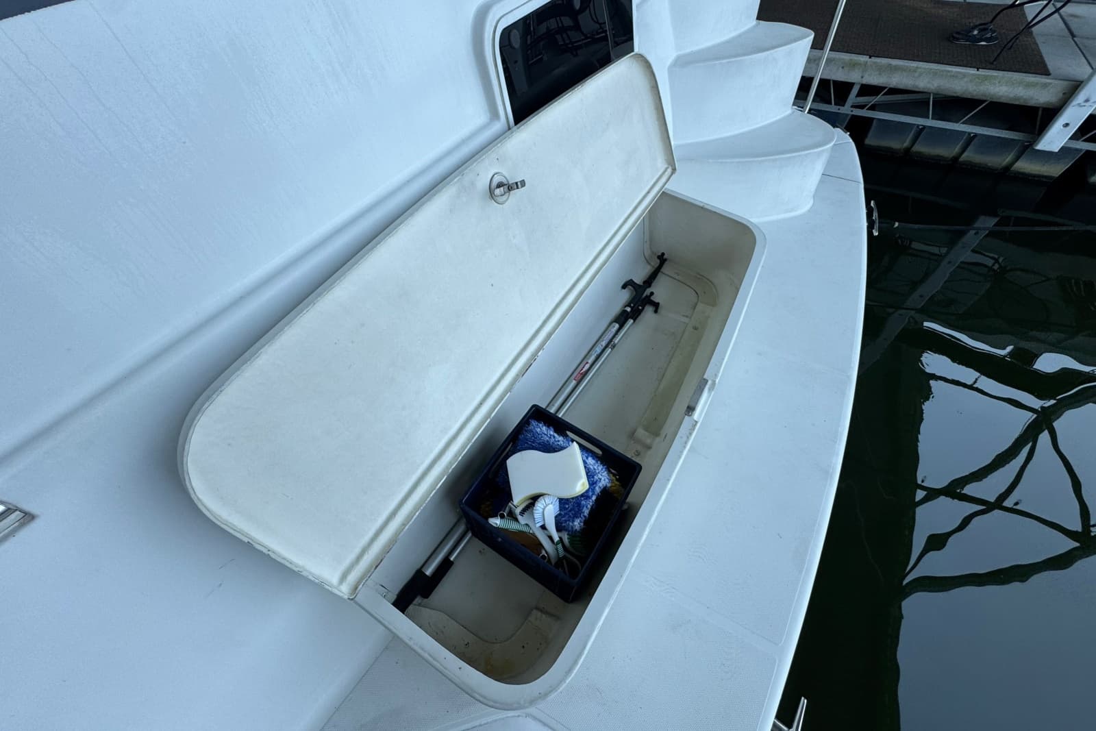 2004 Carver 466 Motor Yacht - Photo 22