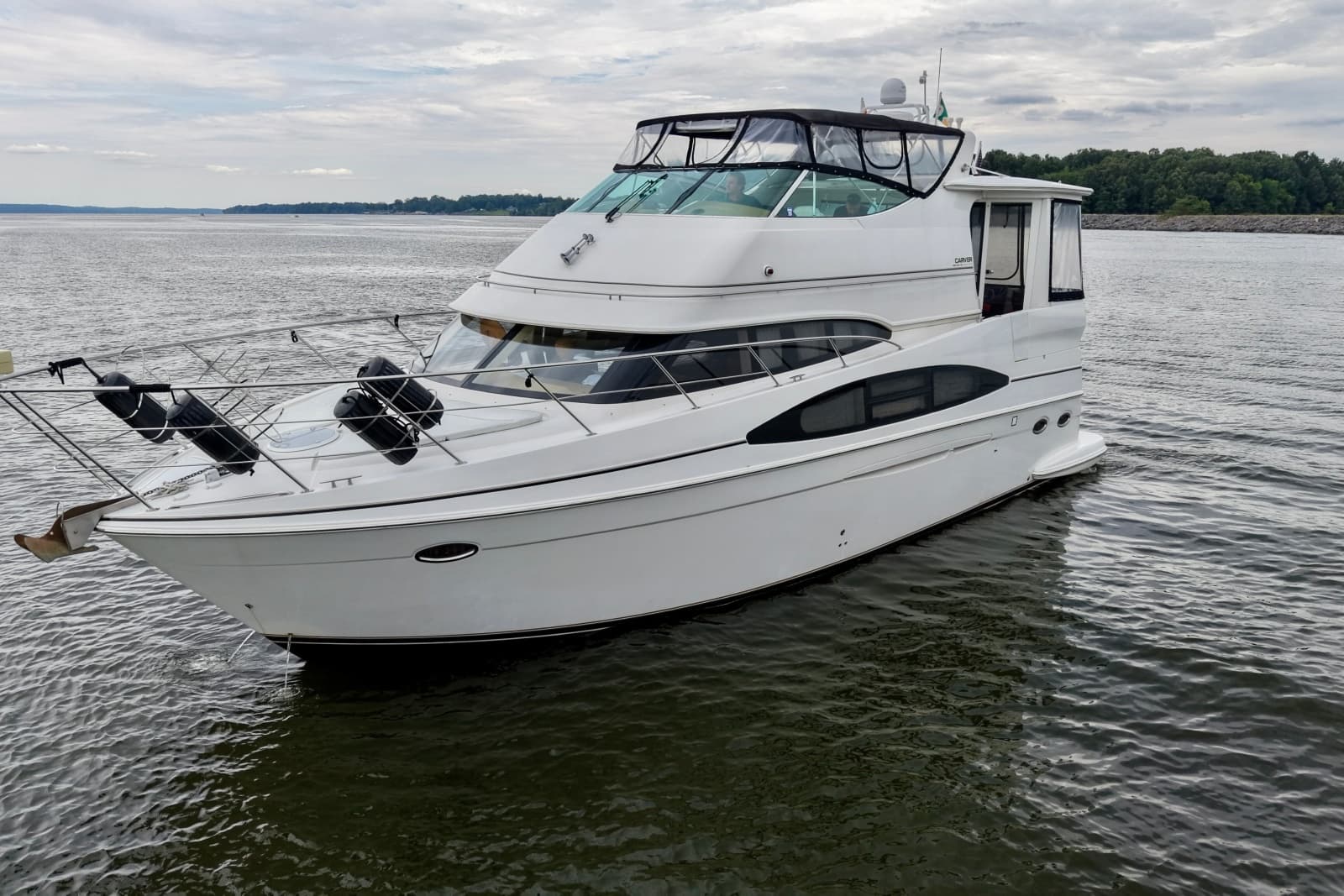 2004 Carver 466 Motor Yacht - Photo 9