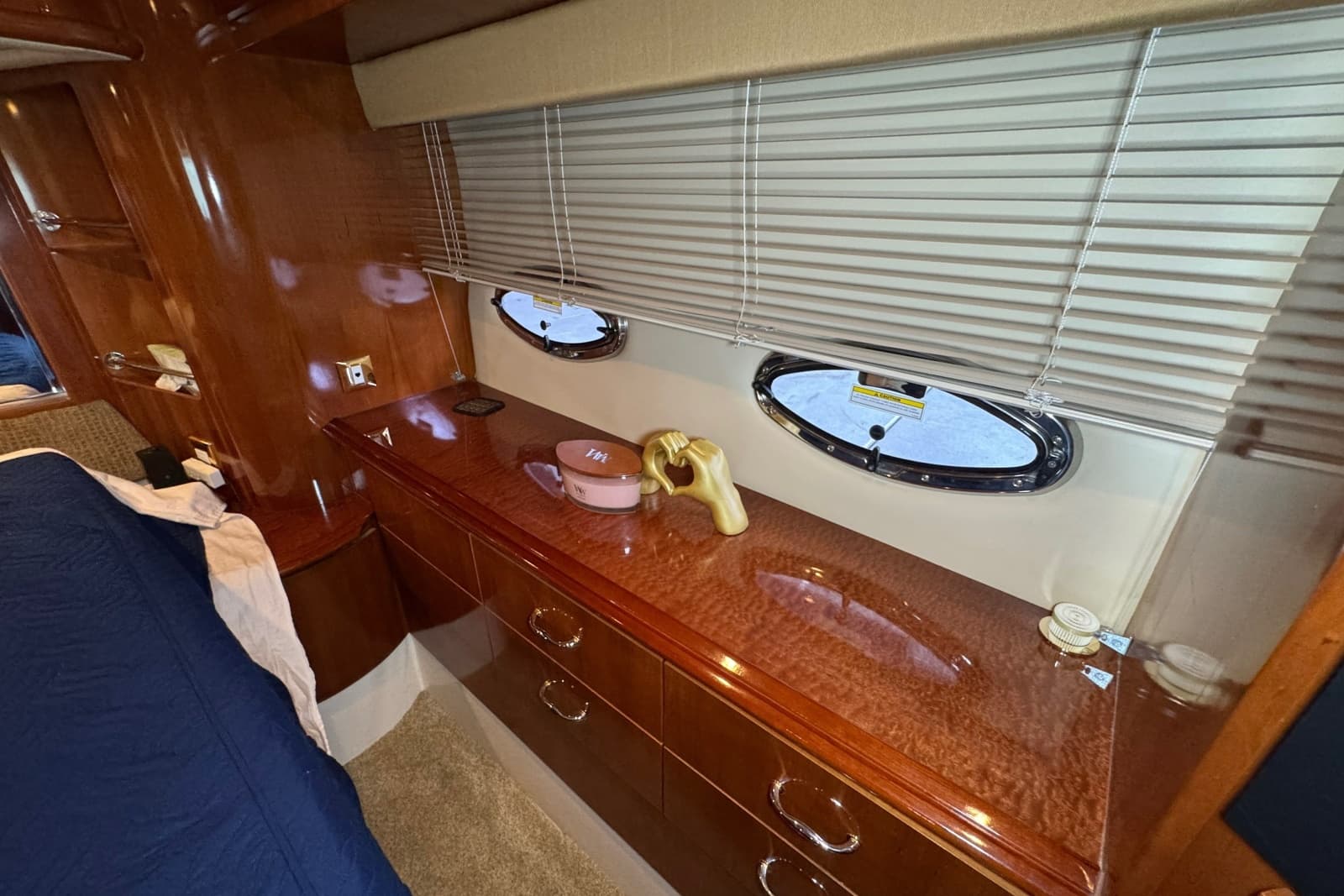 2004 Carver 466 Motor Yacht - Photo 99