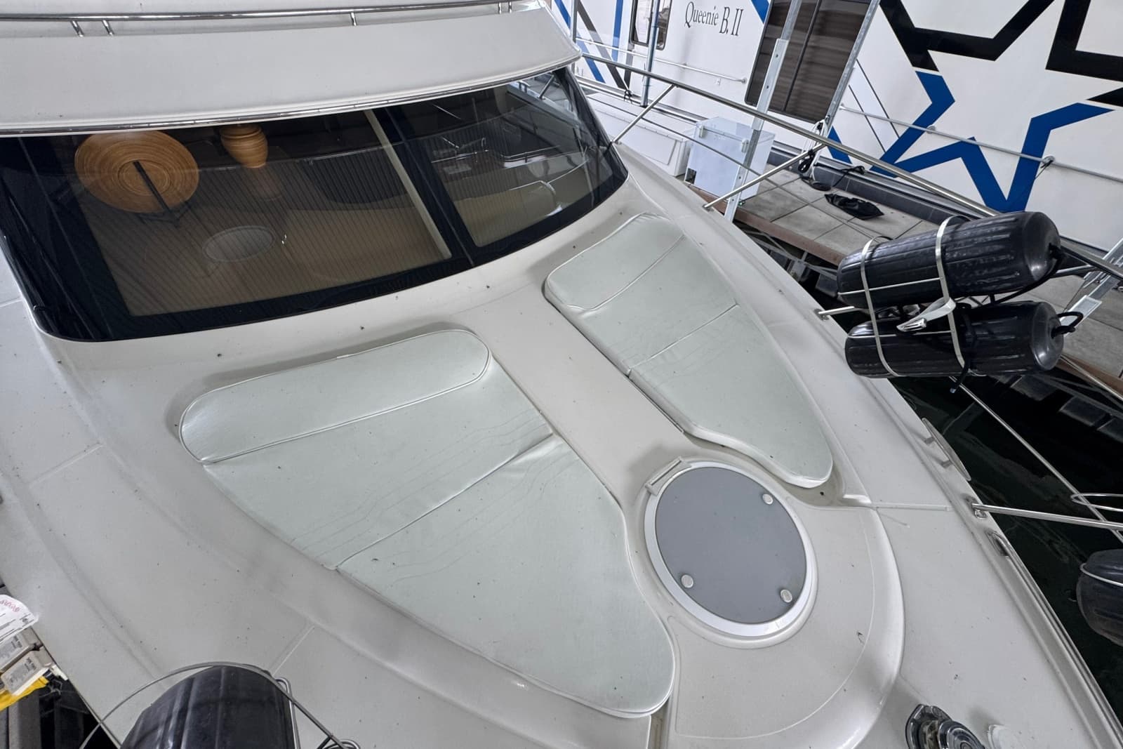2004 Carver 466 Motor Yacht - Photo 55