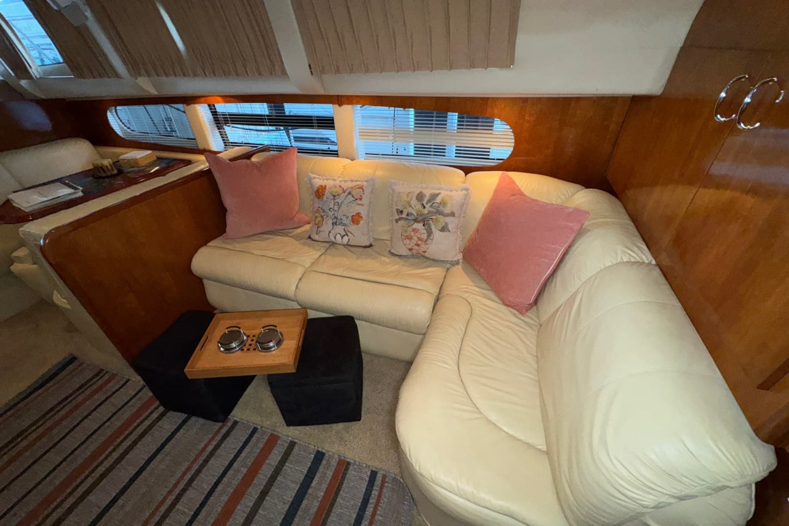 2004 Carver 466 Motor Yacht - Photo 60