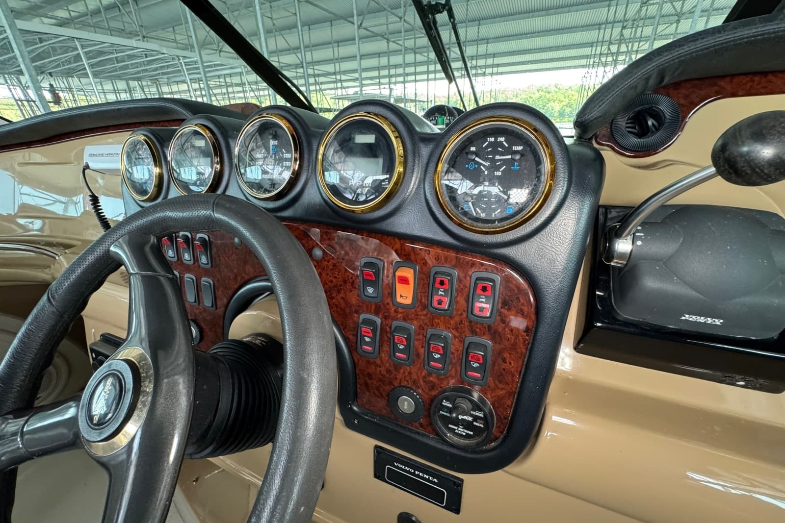 2004 Carver 466 Motor Yacht - Photo 37