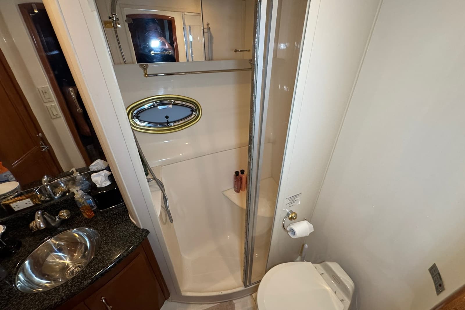 2004 Carver 466 Motor Yacht - Photo 83
