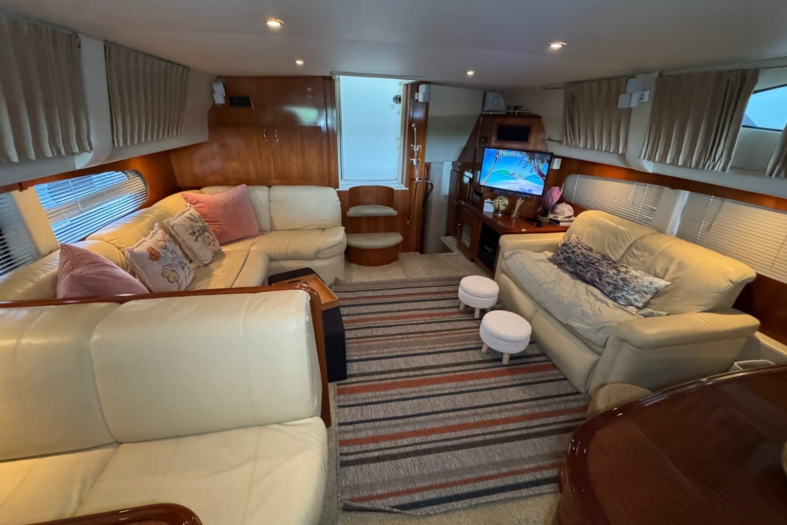 2004 Carver 466 Motor Yacht - Photo 69
