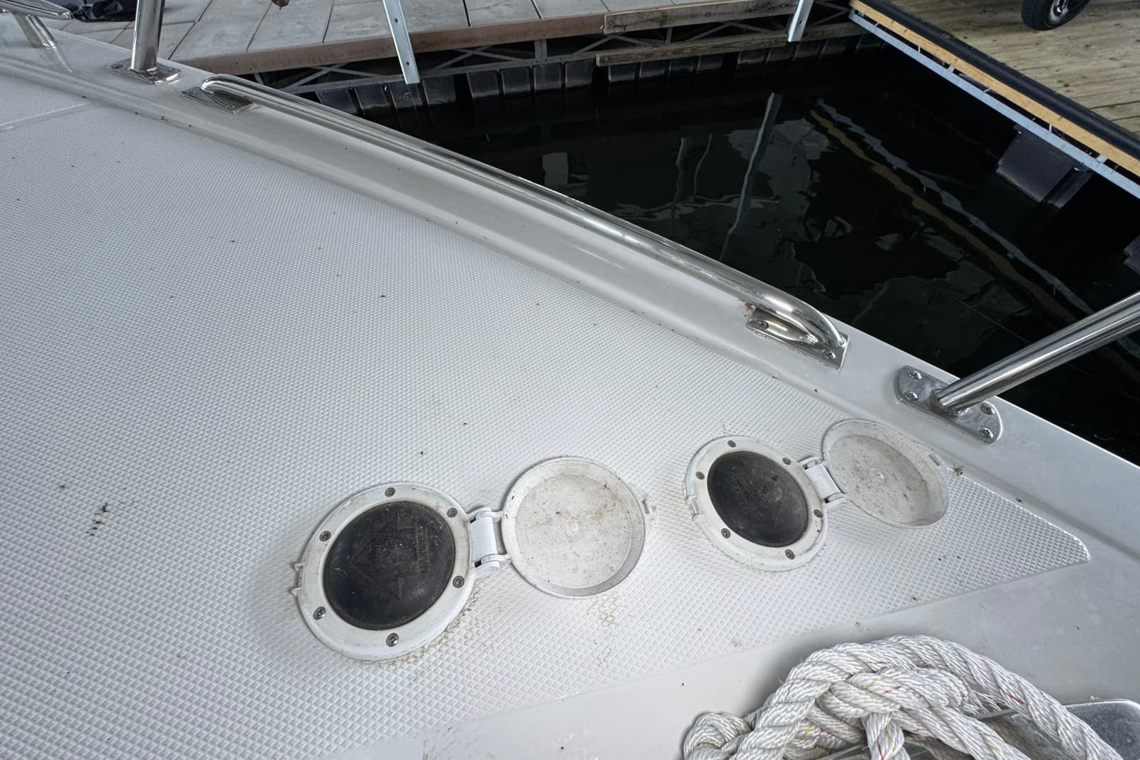 2004 Carver 466 Motor Yacht - Photo 54