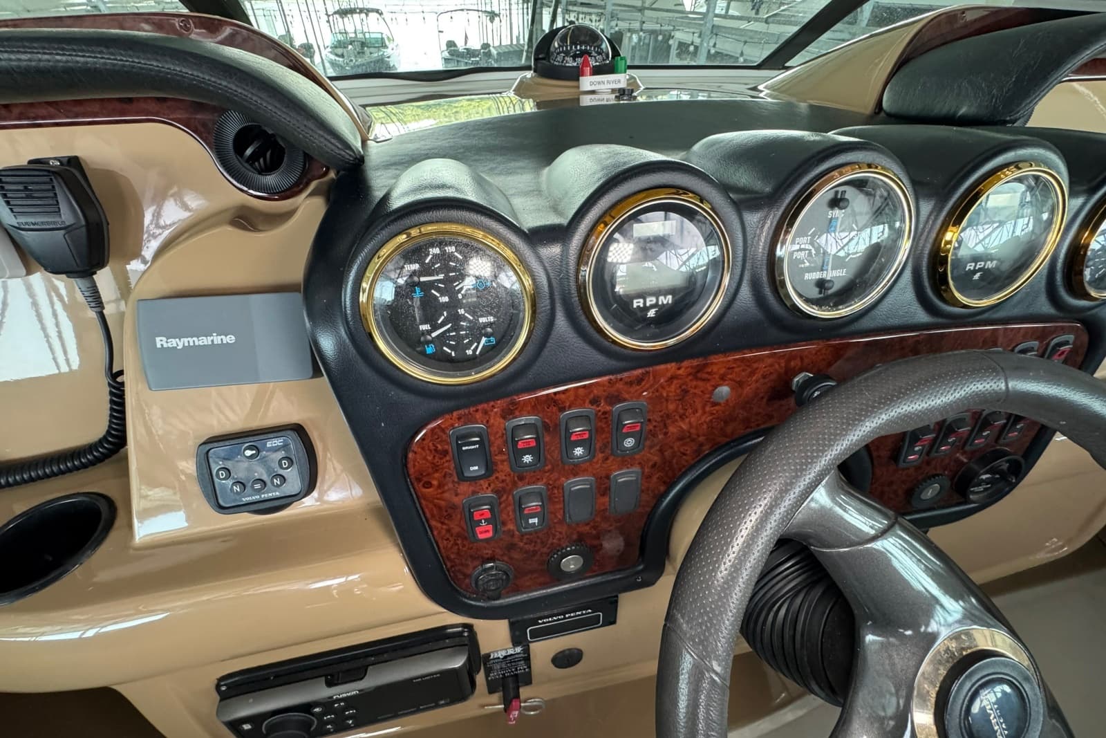 2004 Carver 466 Motor Yacht - Photo 36