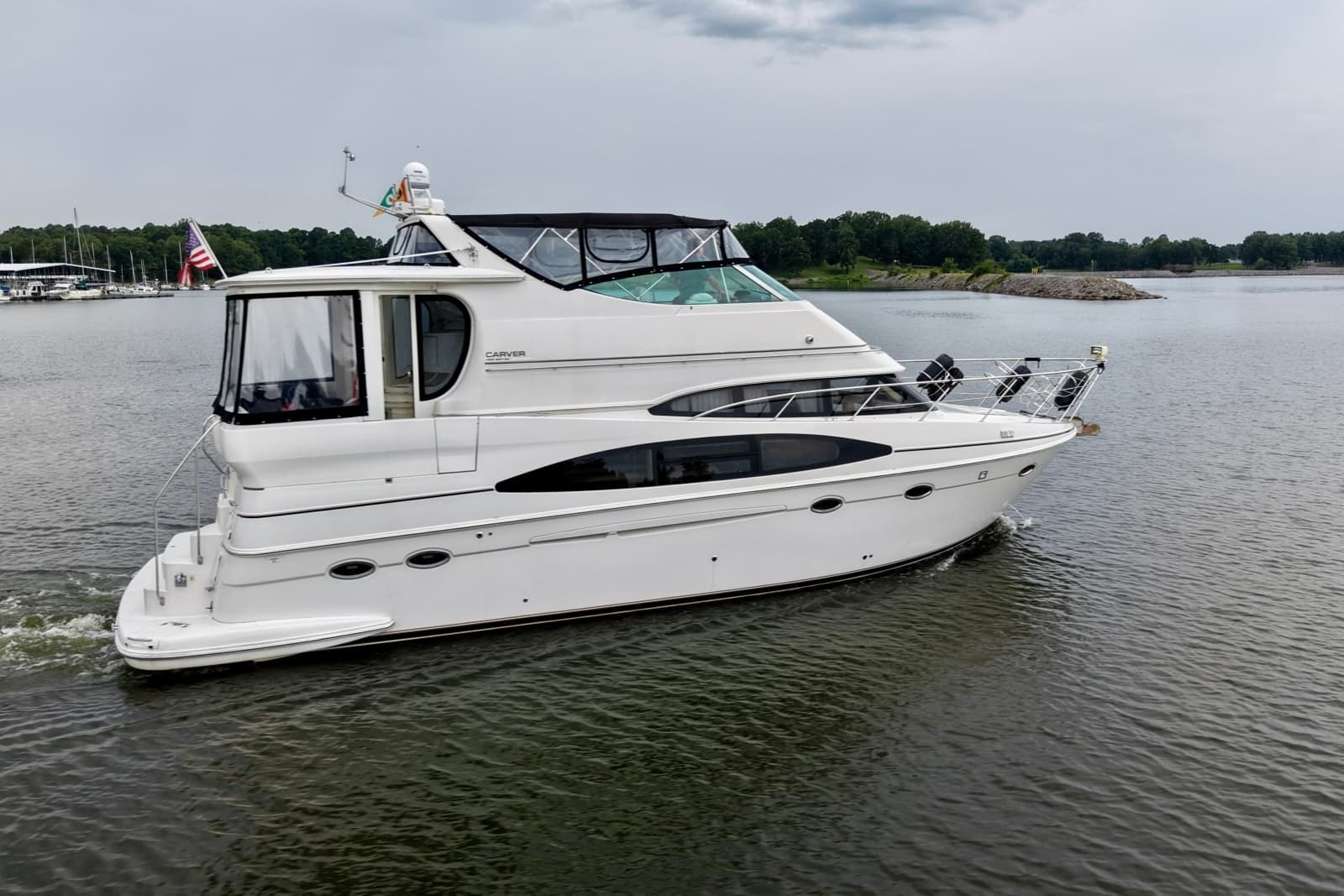 2004 Carver 466 Motor Yacht - Photo 3