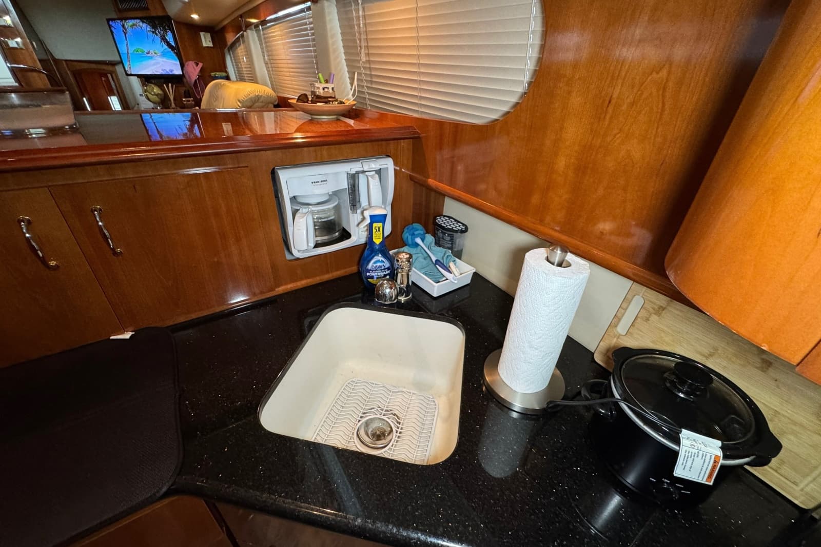 2004 Carver 466 Motor Yacht - Photo 76
