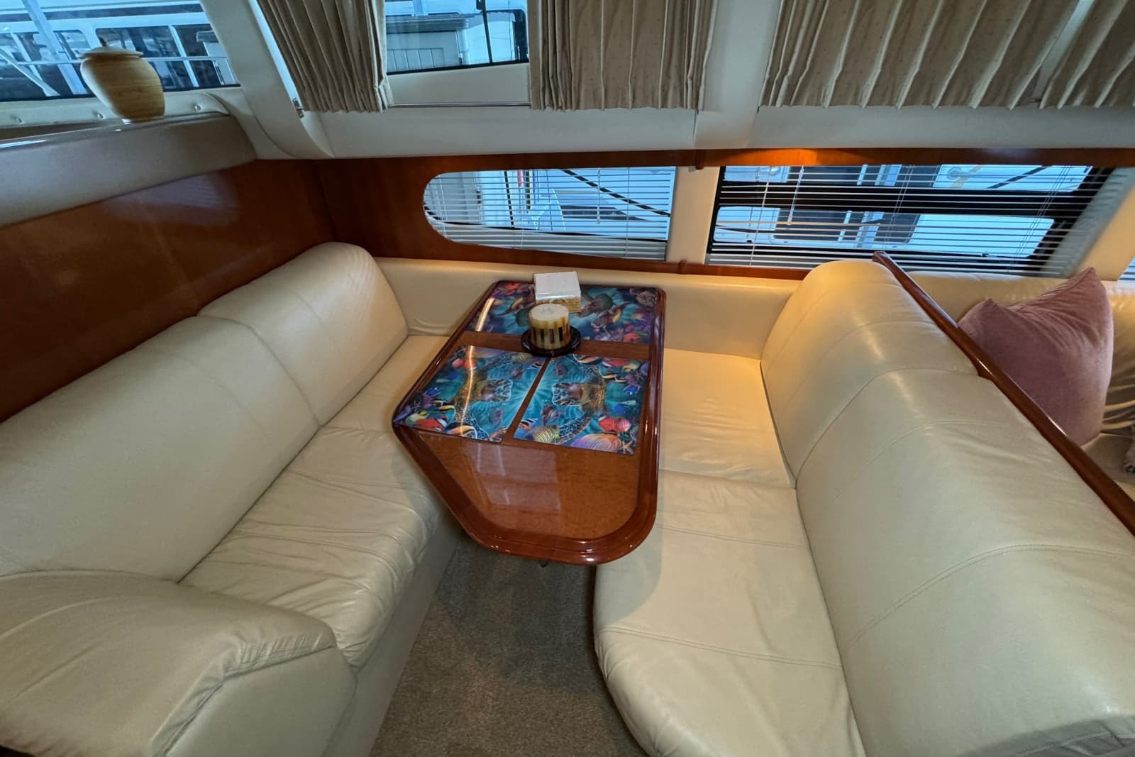 2004 Carver 466 Motor Yacht - Photo 67