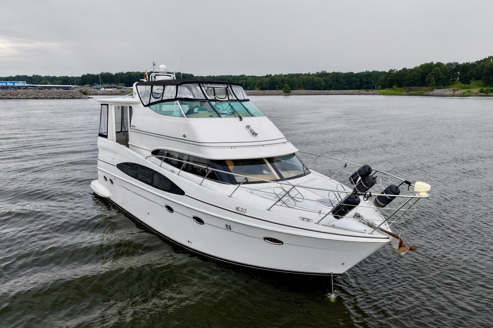 2004 Carver 466 Motor Yacht - Photo 6