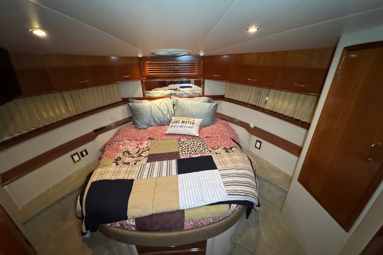 2004 Carver 466 Motor Yacht - Photo 87