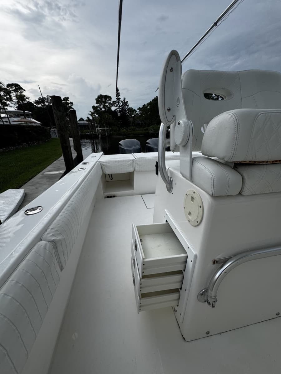 2006 Regulator 32FS - Photo 23