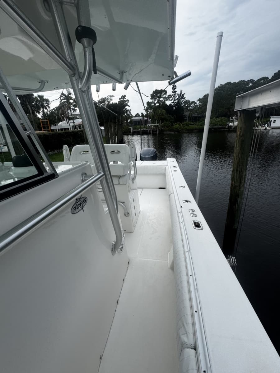 2006 Regulator 32FS - Photo 16