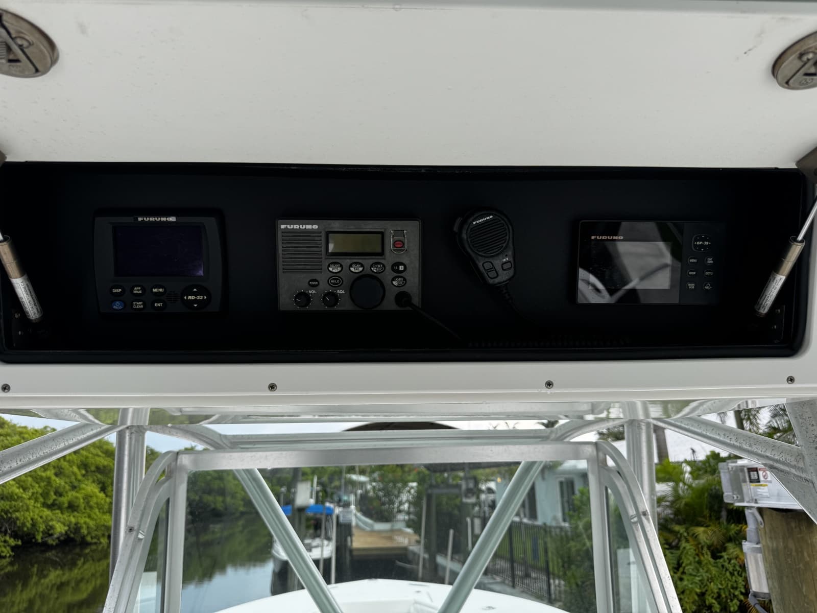 2006 Regulator 32FS - Photo 26