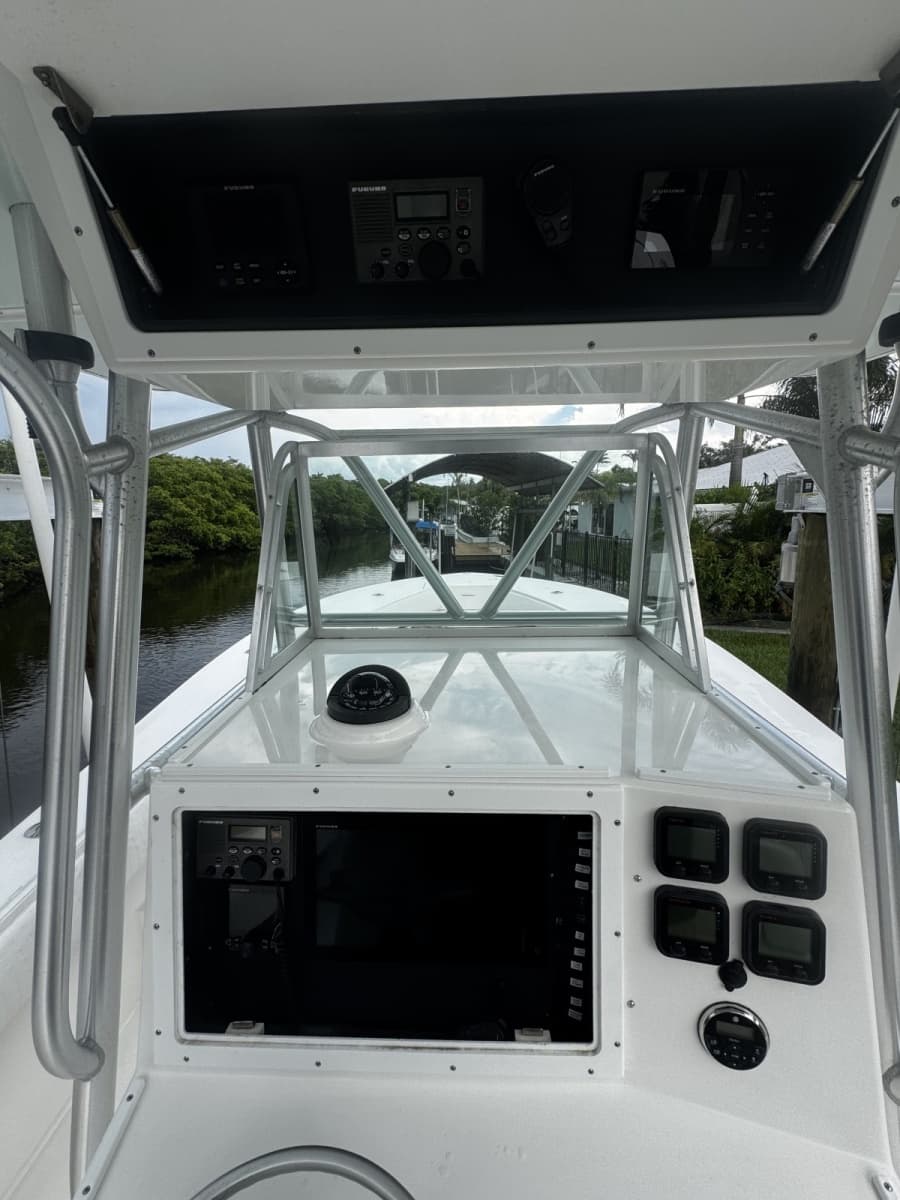 2006 Regulator 32FS - Photo 9