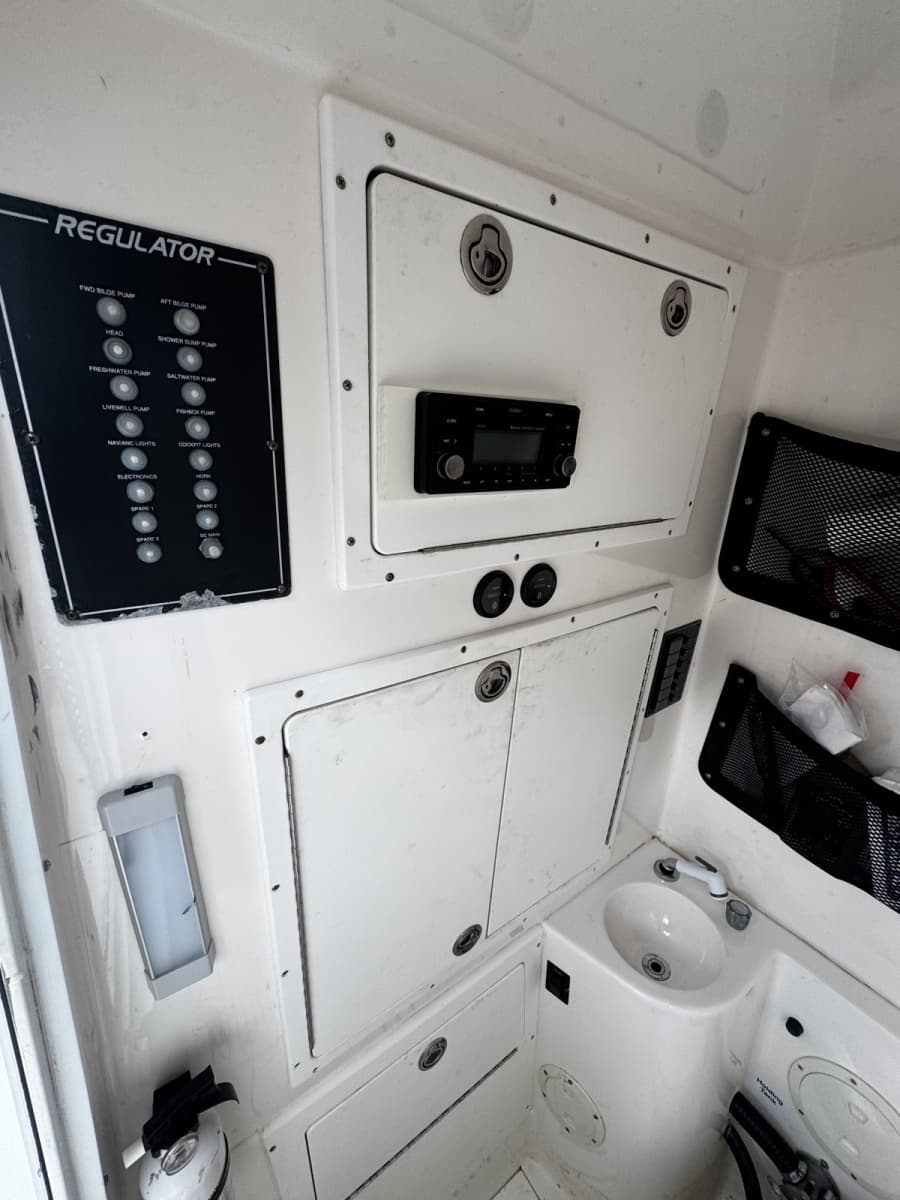 2006 Regulator 32FS - Photo 30