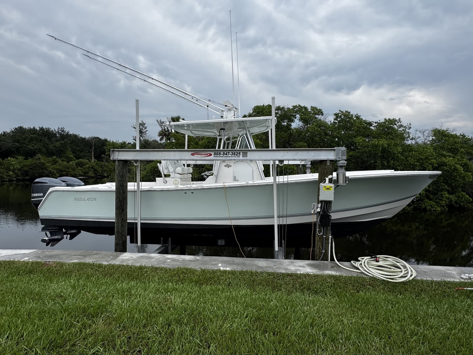 2006 Regulator 32FS - Photo 2