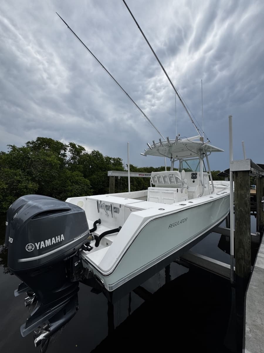 2006 Regulator 32FS - Photo 3