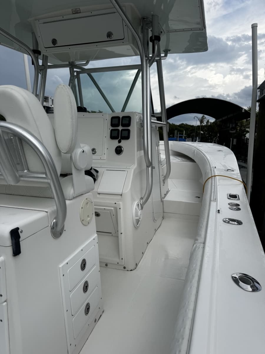 2006 Regulator 32FS - Photo 10