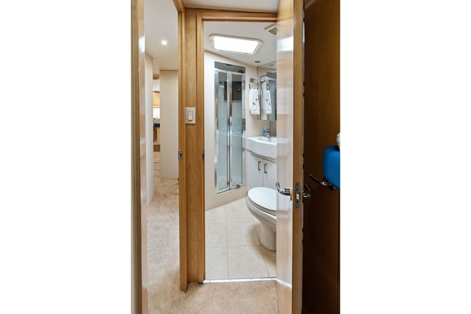1999 Hatteras 60 Convertible - Photo 45
