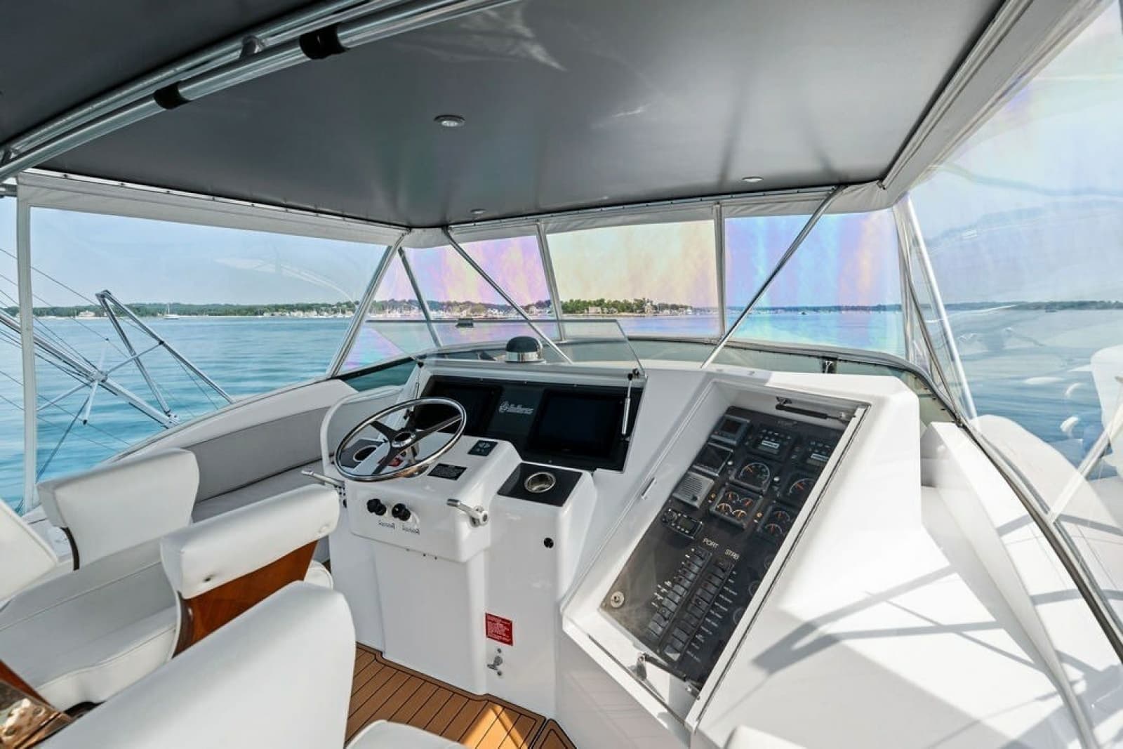 1999 Hatteras 60 Convertible - Photo 27