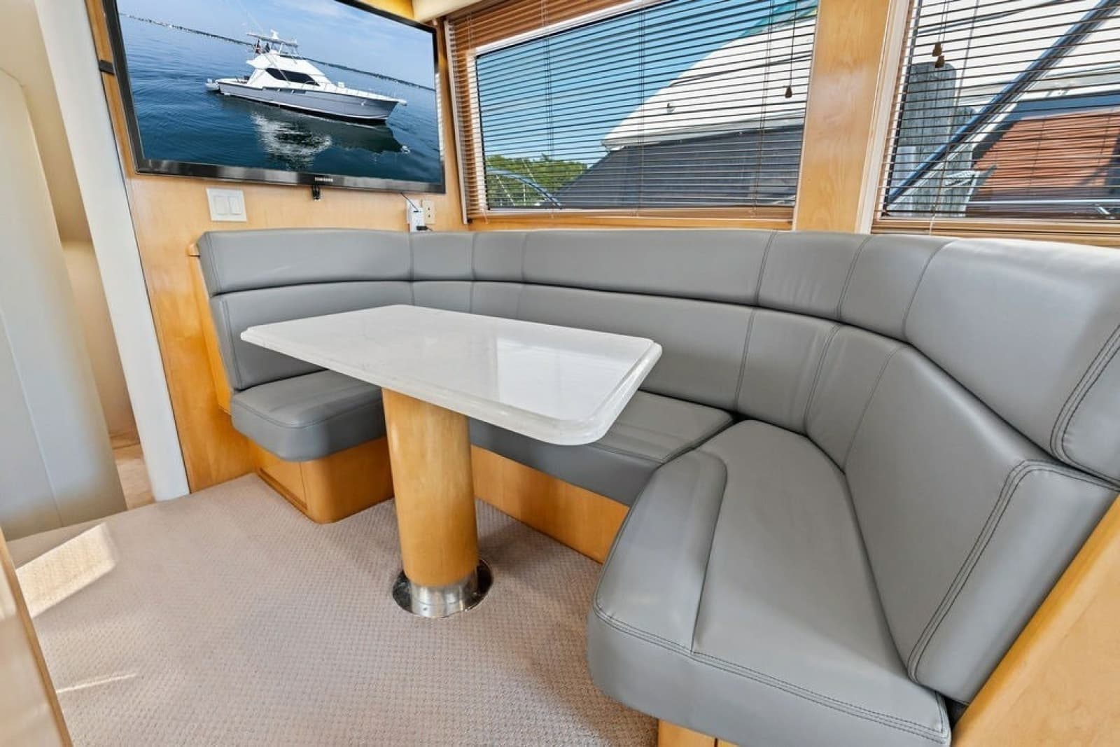1999 Hatteras 60 Convertible - Photo 41