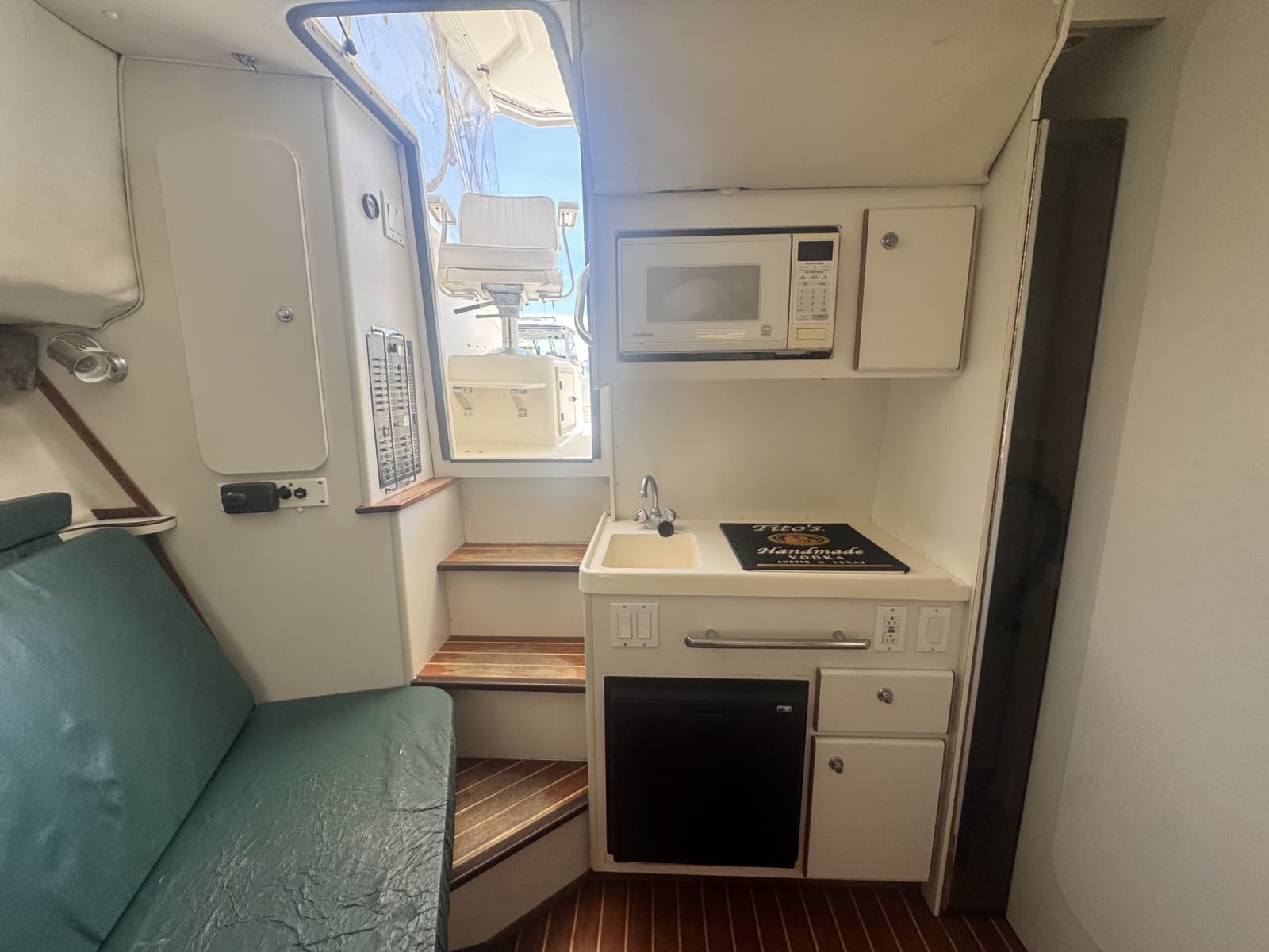 1996 Pursuit 3000 Offshore Express - Photo 19