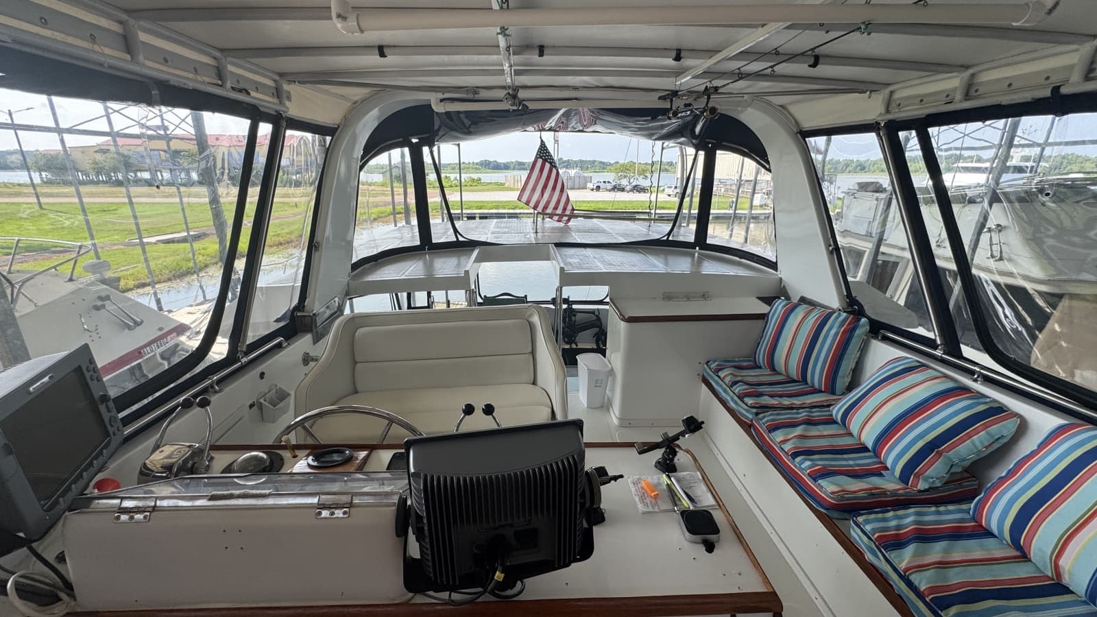 1985 Jefferson 48 Cockpit Motoryacht - Photo 14