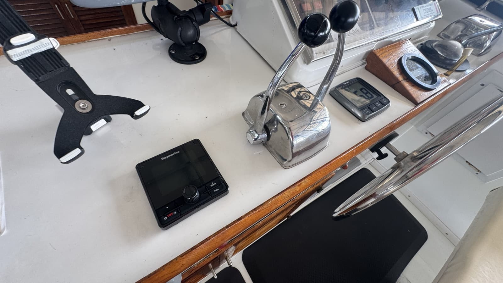 1985 Jefferson 48 Cockpit Motoryacht - Photo 21