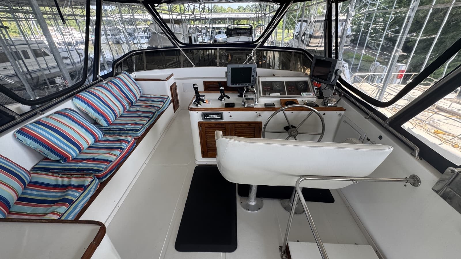 1985 Jefferson 48 Cockpit Motoryacht - Photo 13
