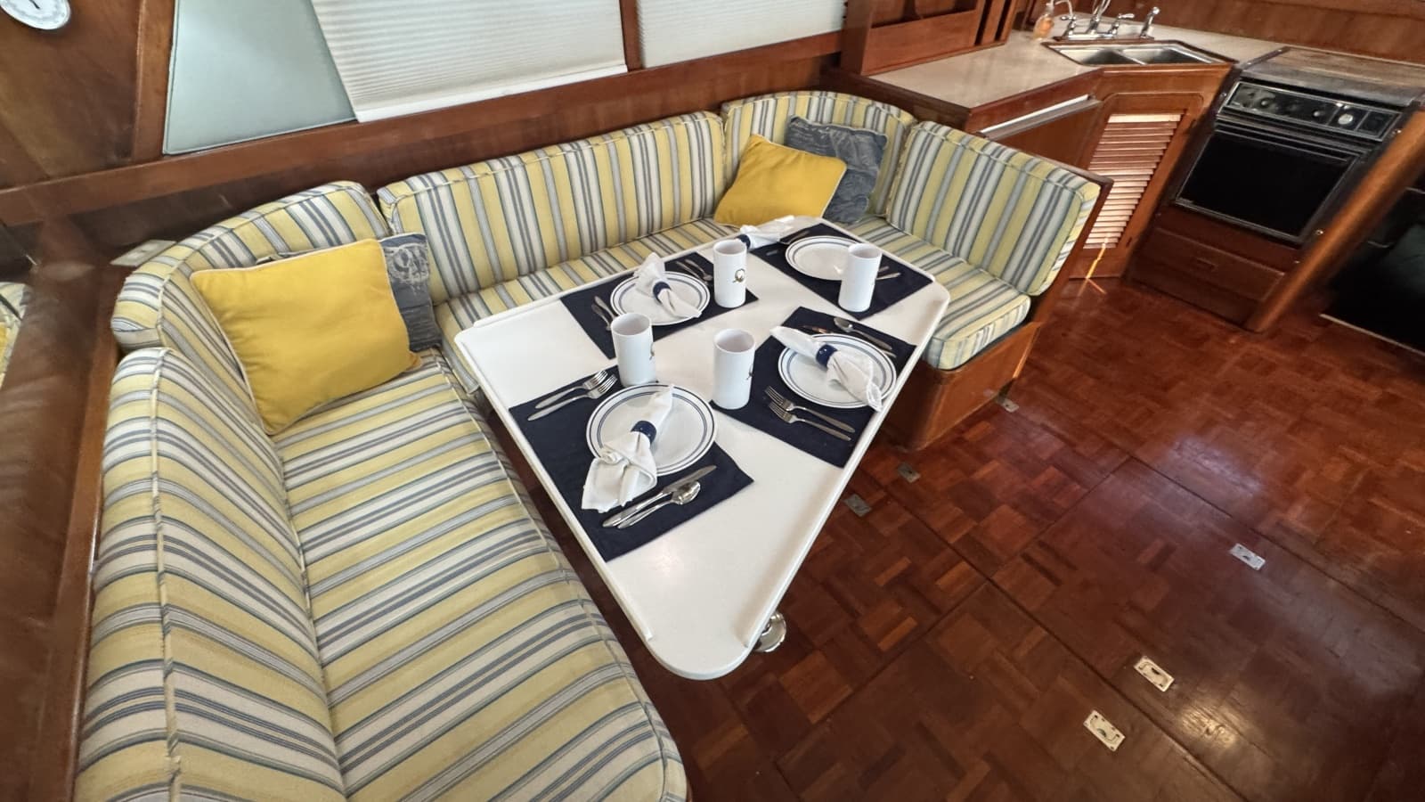 1985 Jefferson 48 Cockpit Motoryacht - Photo 29