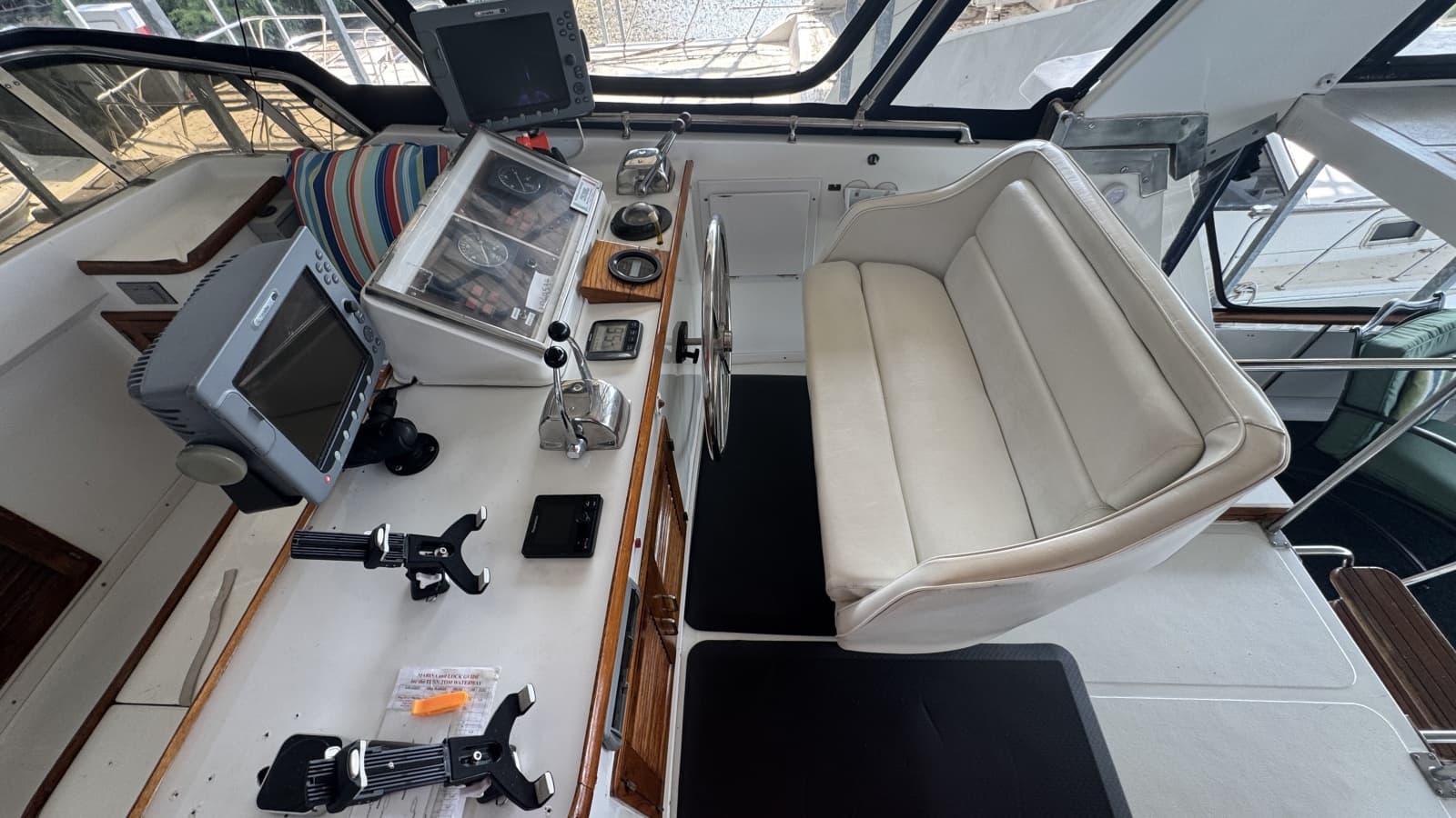 1985 Jefferson 48 Cockpit Motoryacht - Photo 22