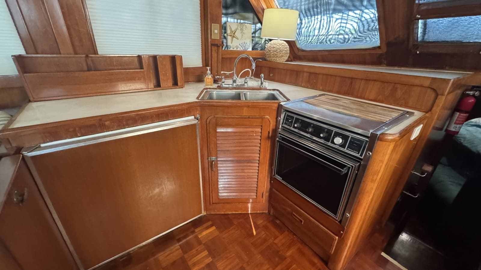 1985 Jefferson 48 Cockpit Motoryacht - Photo 34