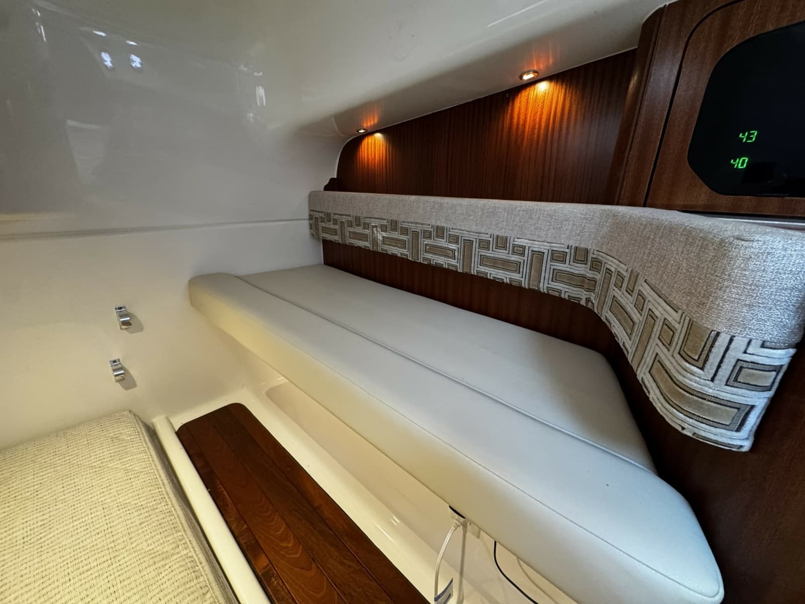 2022 Pursuit OS 385 Offshore - Photo 23