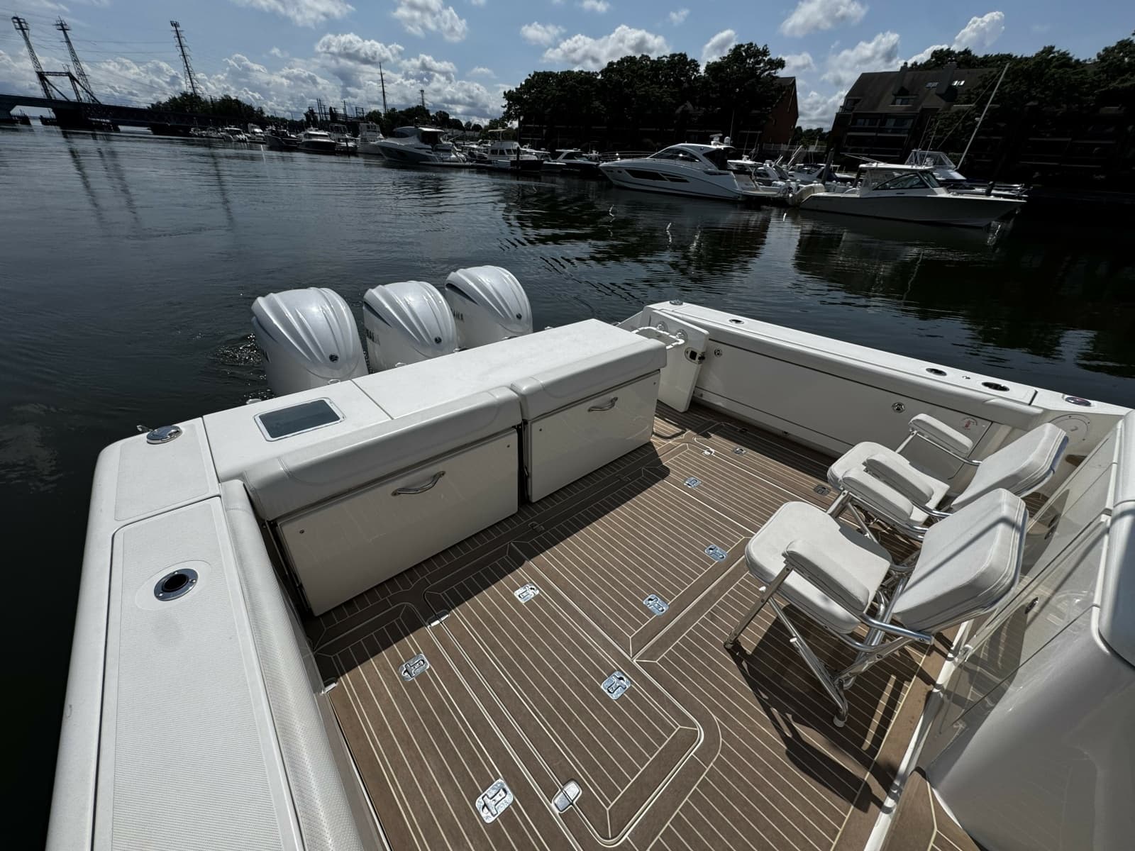 2022 Pursuit OS 385 Offshore - Photo 9