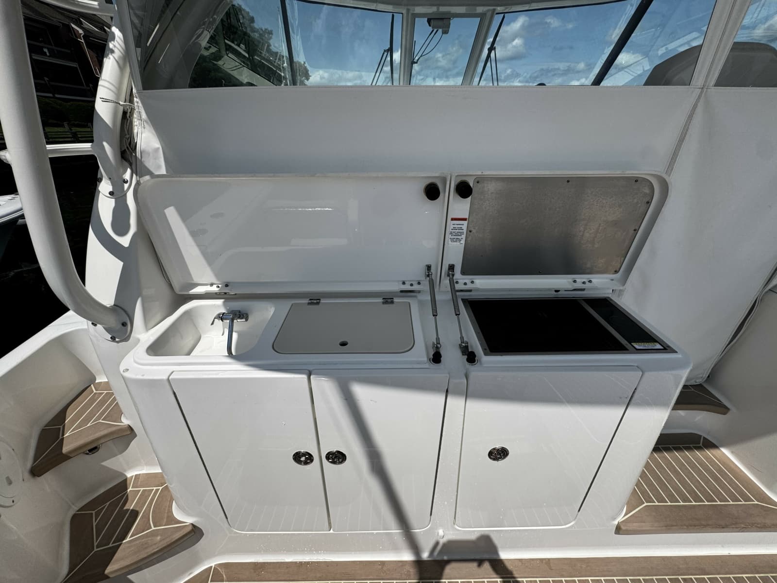 2022 Pursuit OS 385 Offshore - Photo 10