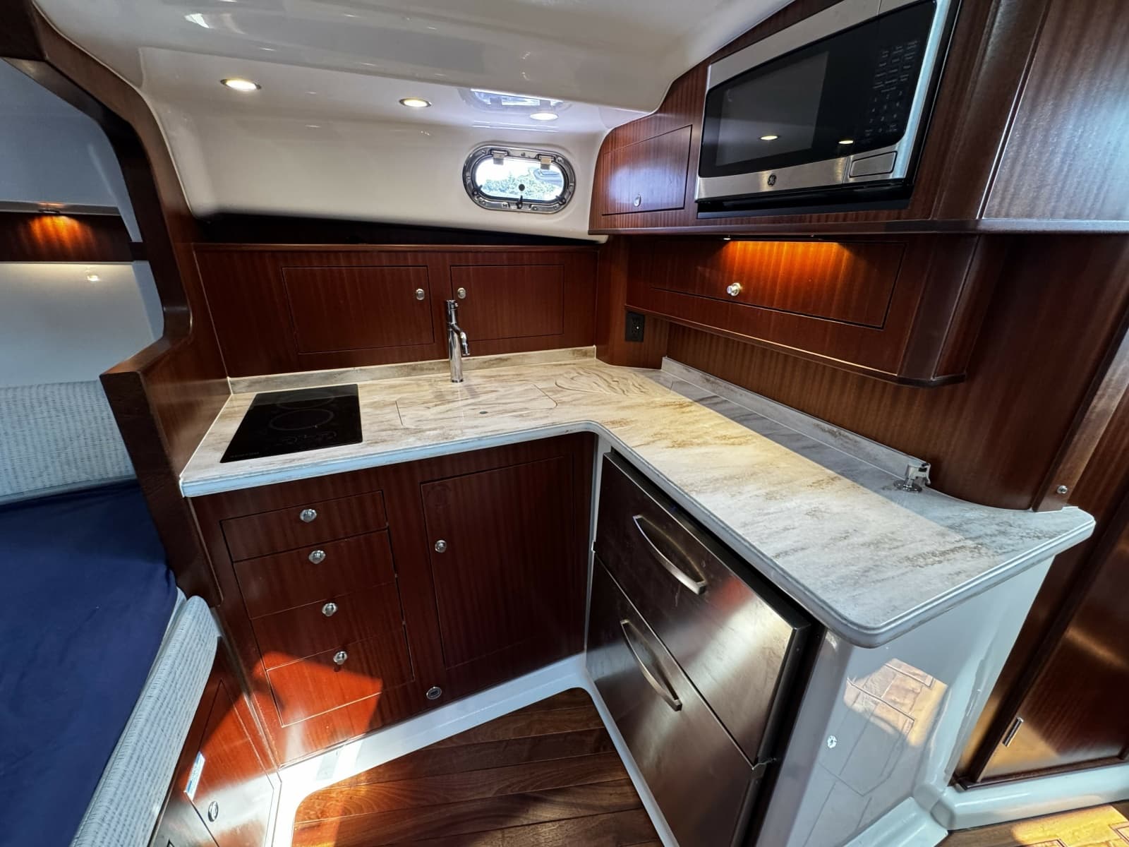 2022 Pursuit OS 385 Offshore - Photo 20