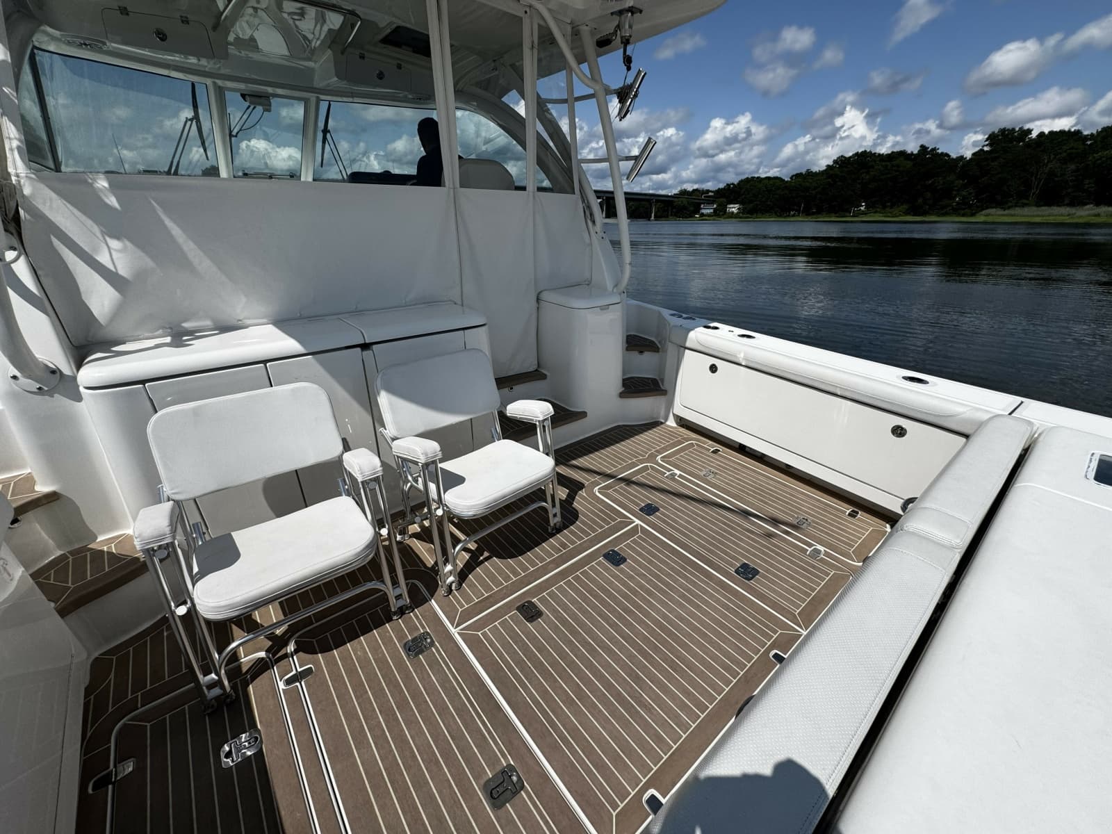 2022 Pursuit OS 385 Offshore - Photo 7
