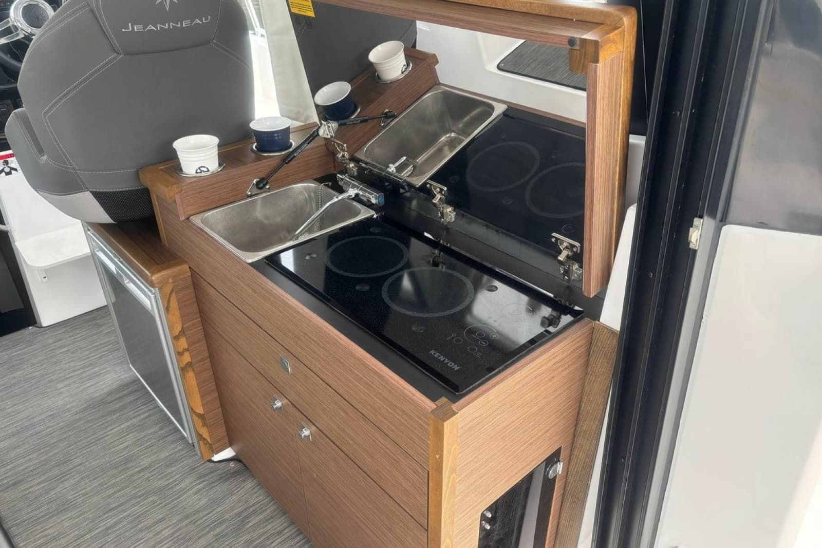 2024 Jeanneau NC WEEKENDER 895 - Photo 12