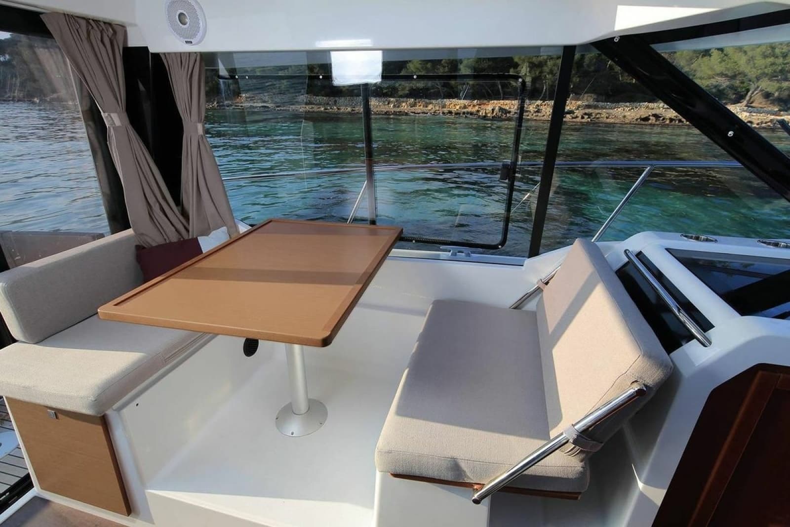 2024 Jeanneau NC WEEKENDER 895 - Photo 8