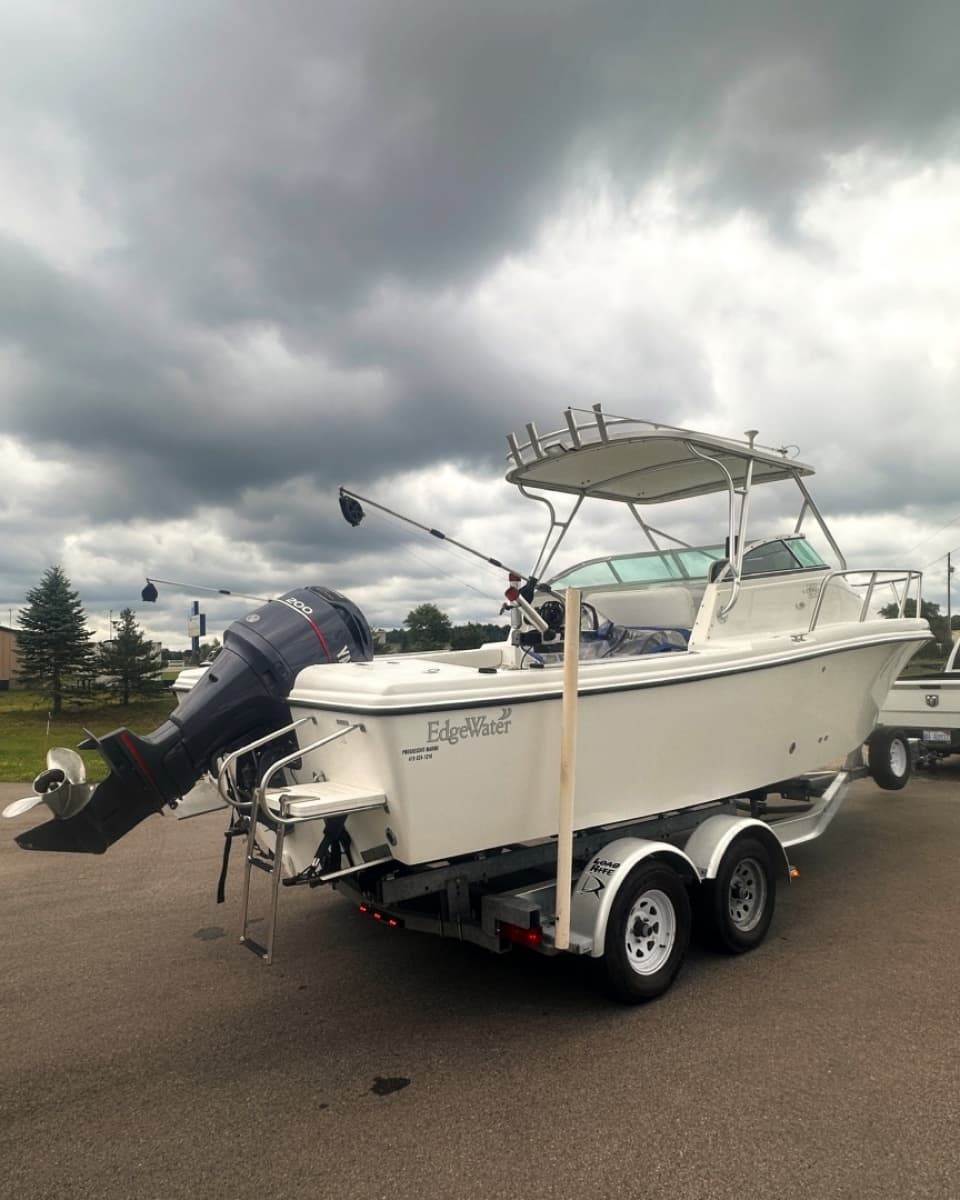 2001 Edgewater 255 Express - Photo 3