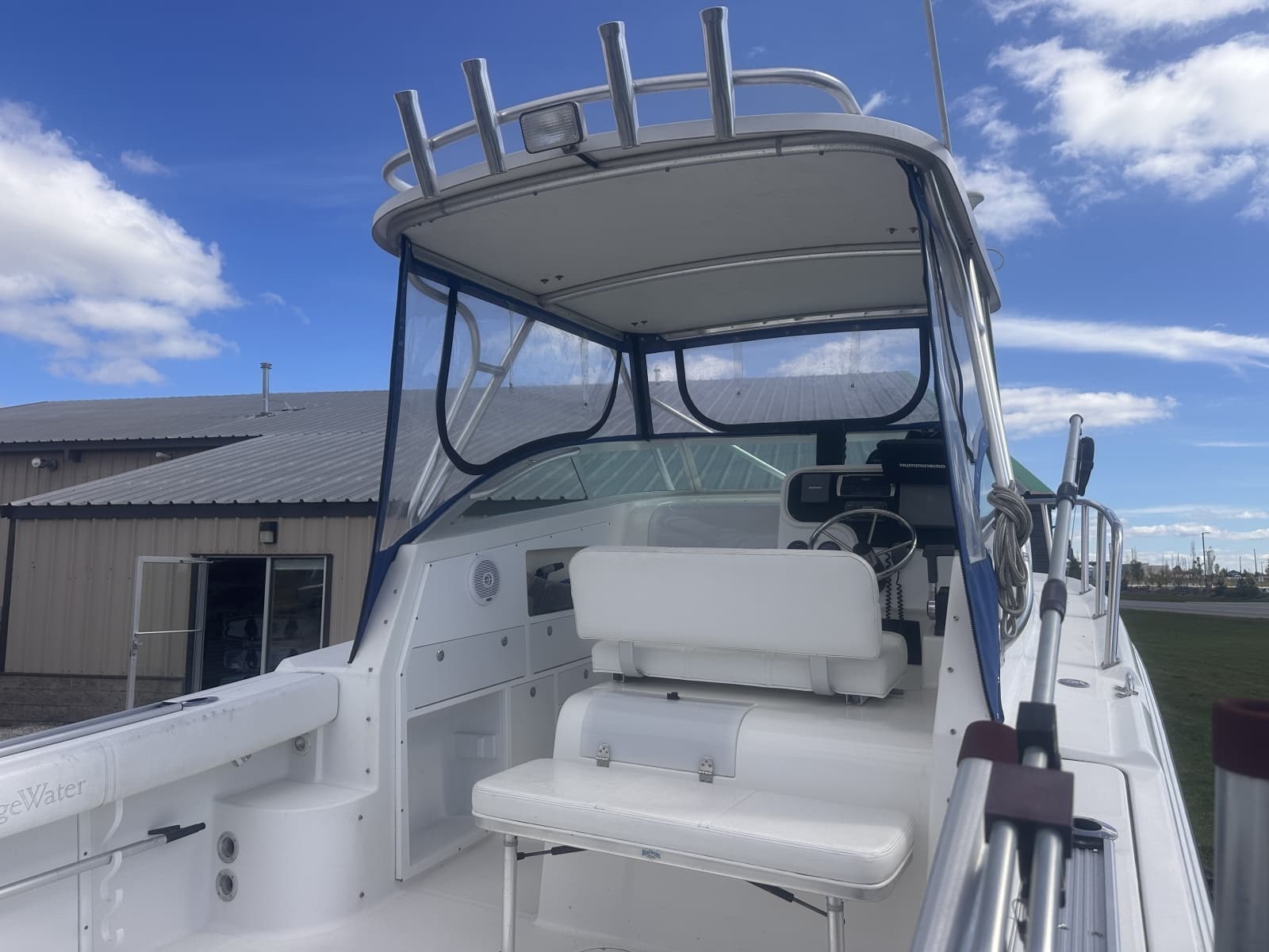 2001 Edgewater 255 Express - Photo 12