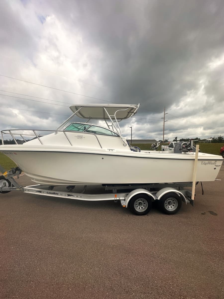 2001 Edgewater 255 Express - Photo 5