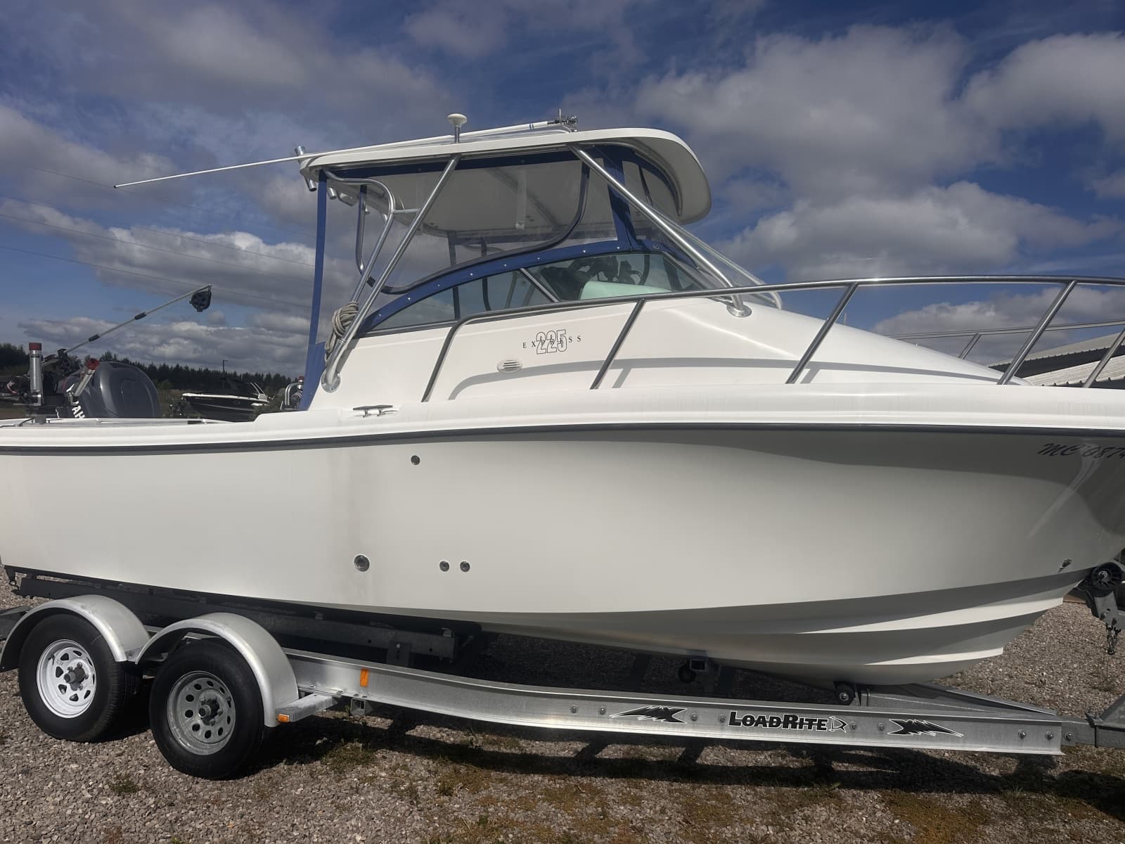 2001 Edgewater 255 Express - Photo 1