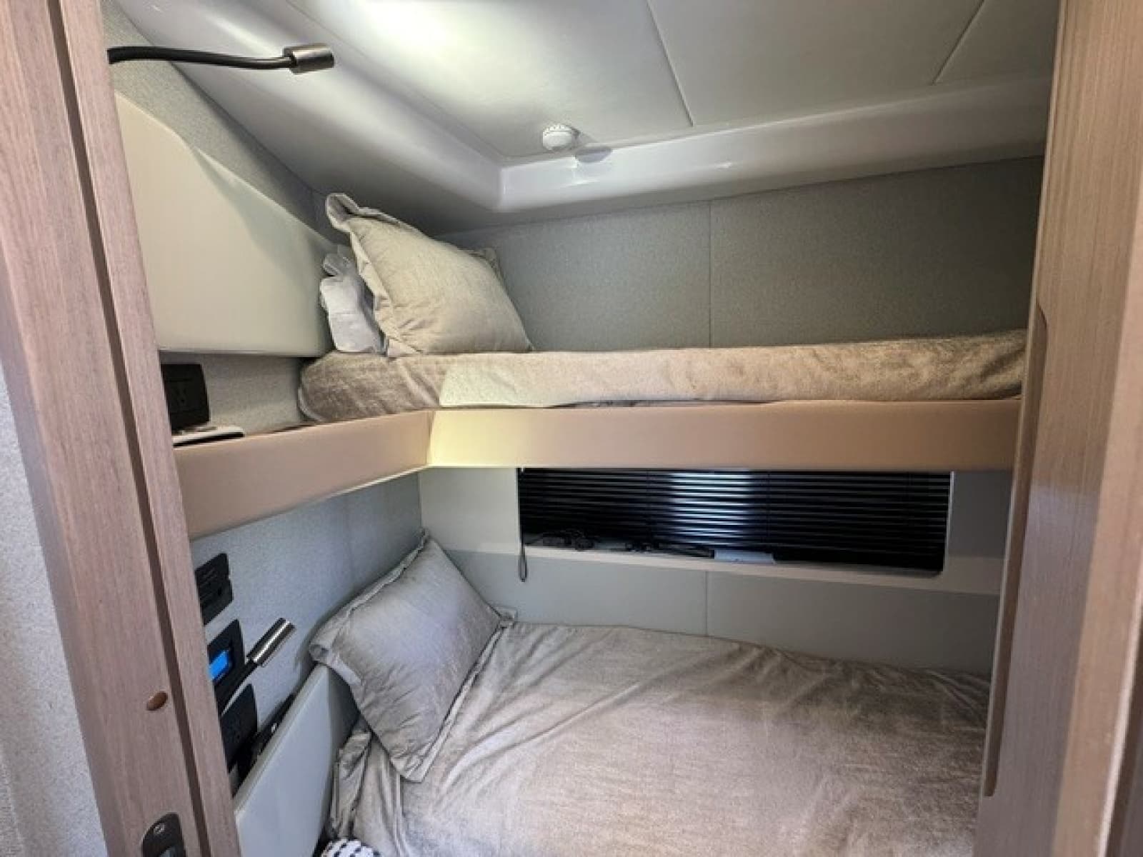 2023 Azimut 50FLY - Photo 31