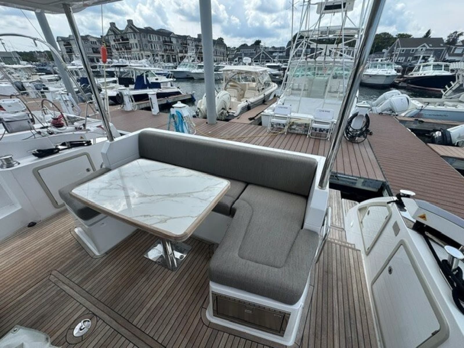 2023 Azimut 50FLY - Photo 8