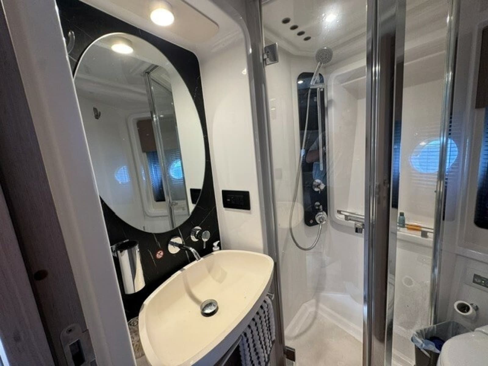 2023 Azimut 50FLY - Photo 29