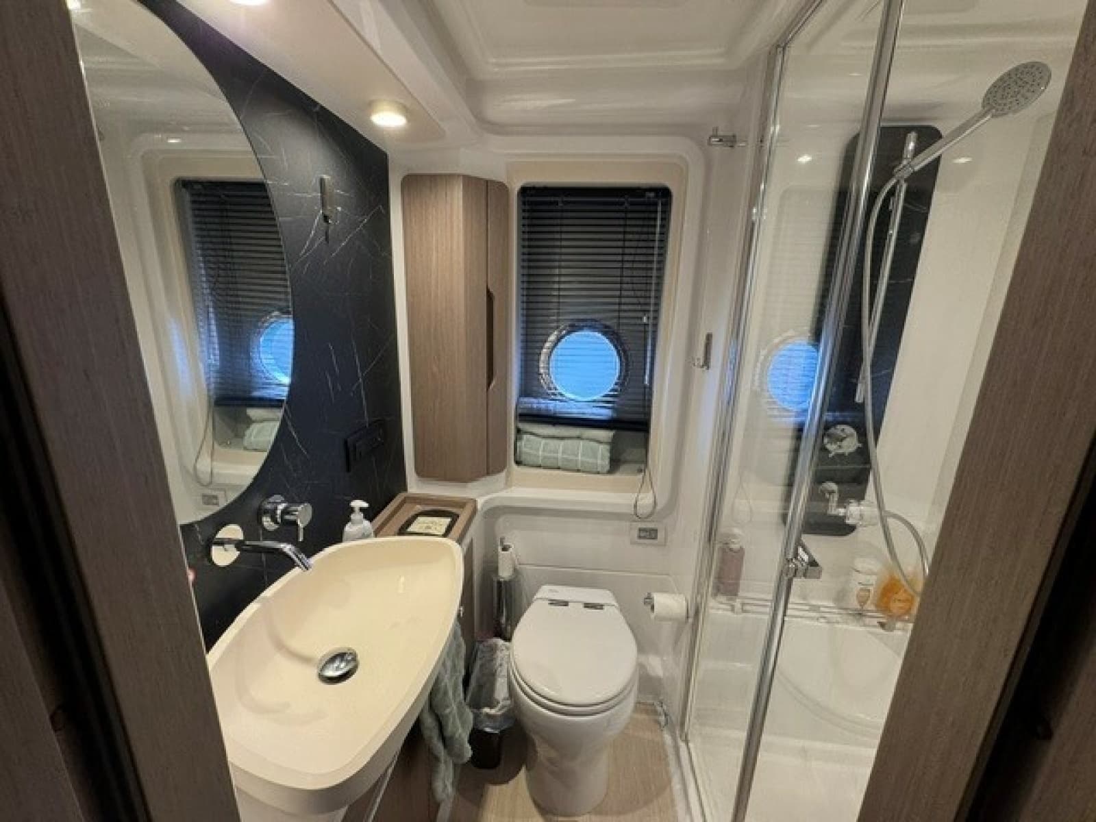 2023 Azimut 50FLY - Photo 37