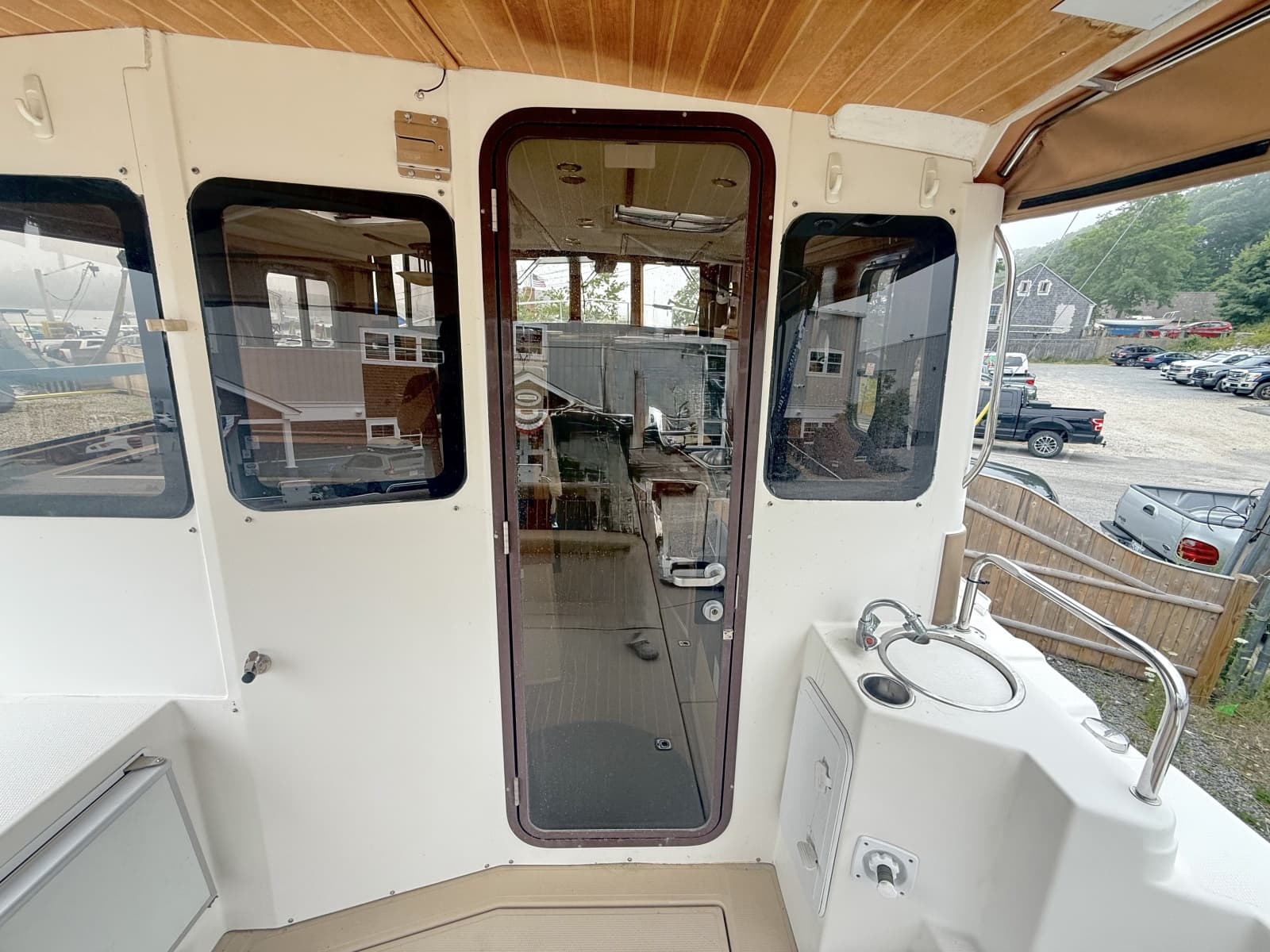 2013 Ranger Tugs R-31 S - Photo 12